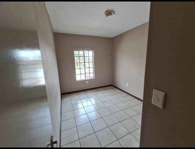 2 BEDROOM APARTMENT FOR SALE IN BRAKPAN NORTH